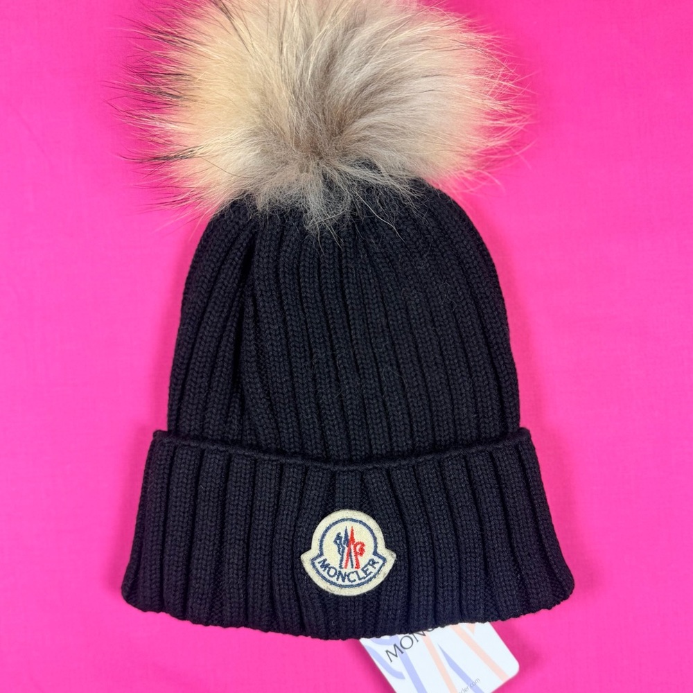 Moncler Women’s Black Knit Beanie w/ Pom Pom – New